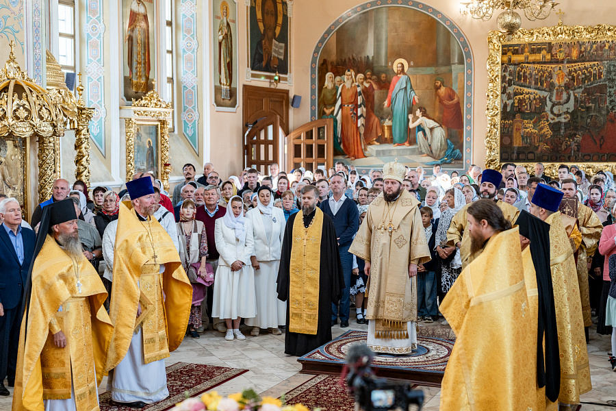 Божественная литургия в соборе Всемилостивого Спаса Вознесенской Давидовой пустыни